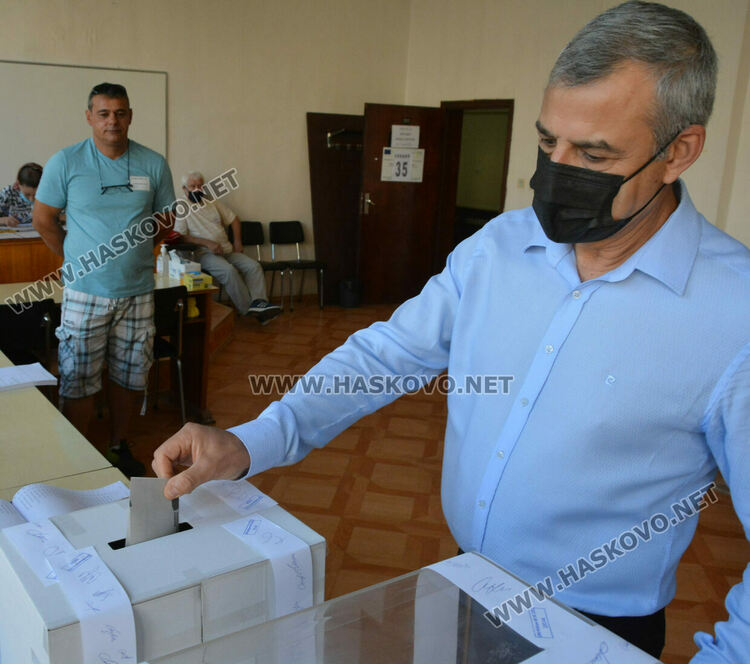 Областният управител на Хасково инж. Минко Ангелов