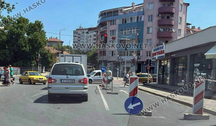 Затвориха част от платната за движение в района на Зеленчуковия пазар