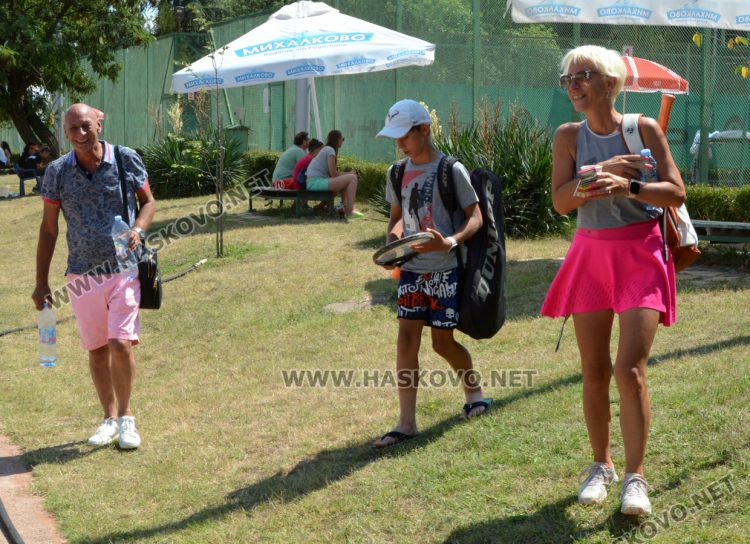 Джон, Нана и  Джейсън Гладуиш