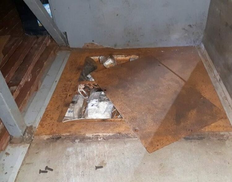 тайникът в автобуса 