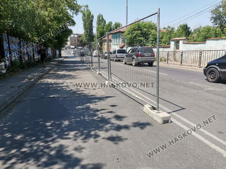 Затвориха част от платната за движение в района на Зеленчуковия пазар