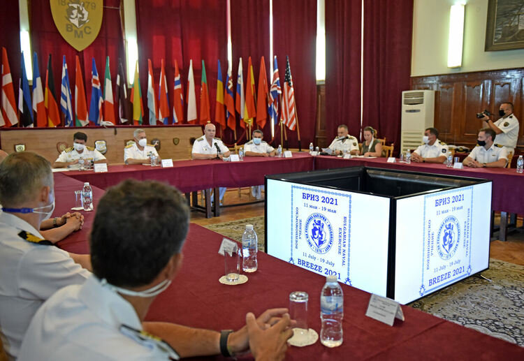 Над 2100 души от 16 държави участват в учението на ВМС "Бриз 2021"