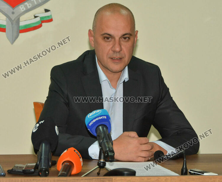 Задържаният за търговия с гласове платил по 80 лева на десетина избиратели