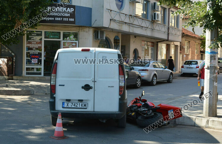 26-годишен моторист пострада при катастрофа с пикап до Зеленчуковия пазар