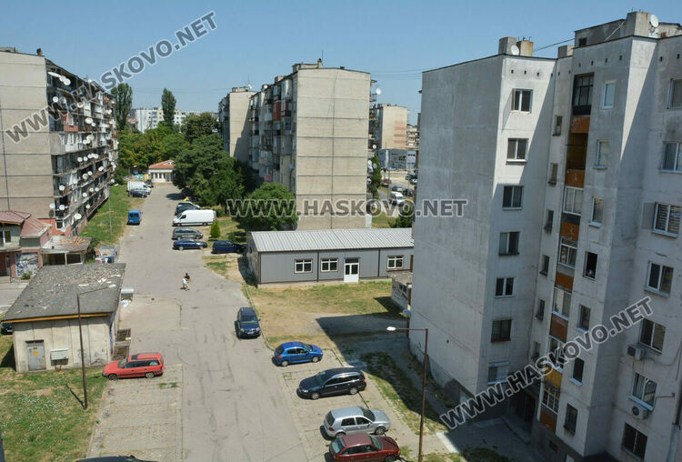 Жалват се от безводие в блок на „Васил Левски“, ВиК търси проблема