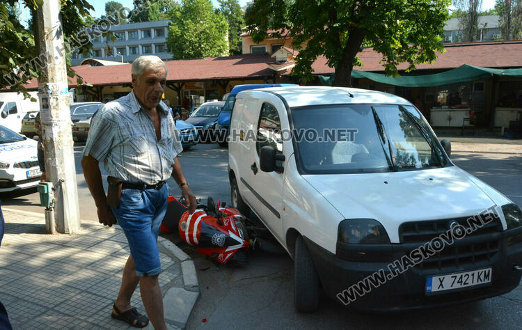 26-годишен моторист пострада при катастрофа с пикап до Зеленчуковия пазар