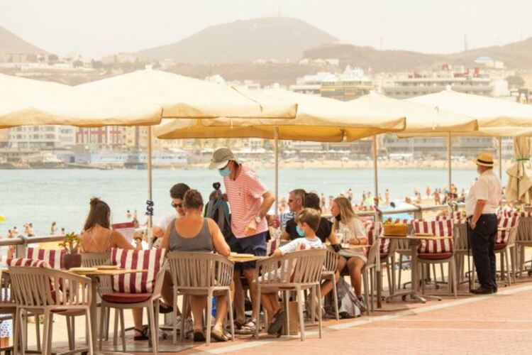 Ръст на случаите на COVID-19 в Гърция, протести срещу ограниченията в Атина и Солун