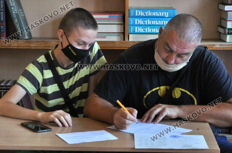 1686 ученици са приети в гимназиите в Хасковска област на първо класиране