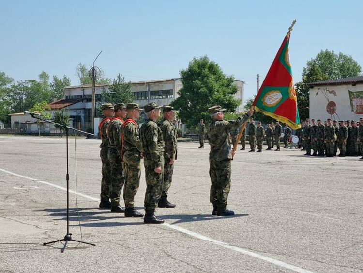 Военното формирование на Асеновград с нов командир (снимки)