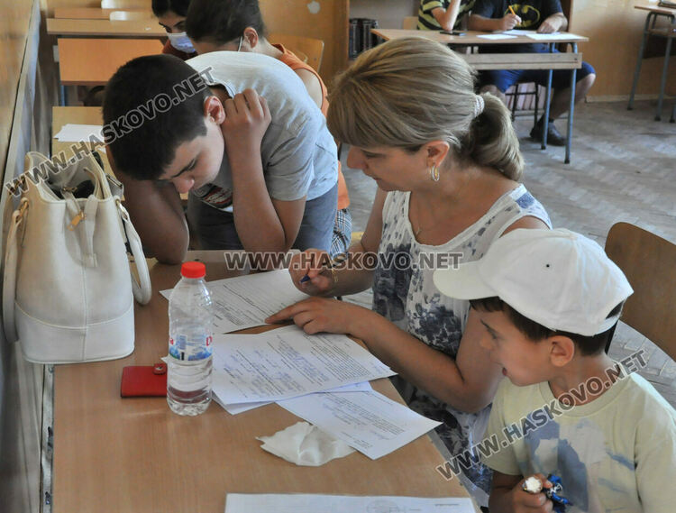 1686 ученици са приети в гимназиите в Хасковска област на първо класиране