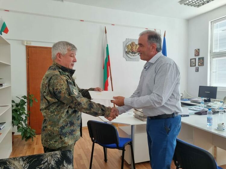 Военното формирование на Асеновград с нов командир (снимки)