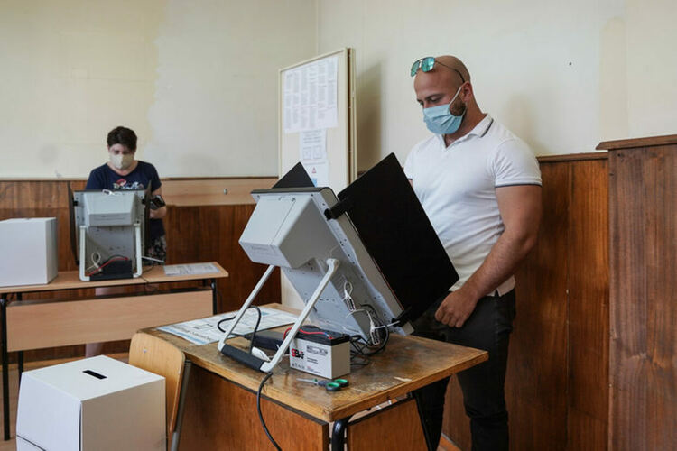 С 0.5% проблеми с машините за гласуване България поставила световен рекорд