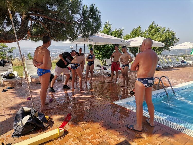 Кърджали със 7 нови спасители за басейн и 5- за море