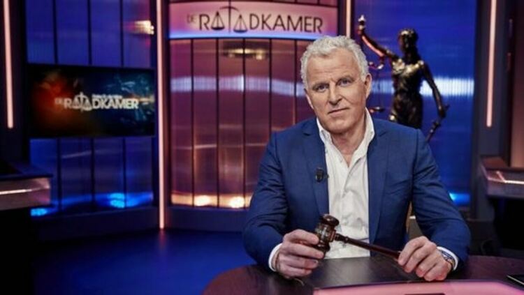 Простреляният нидерландски разследващ журналист Петер де Врис е починал от раните си