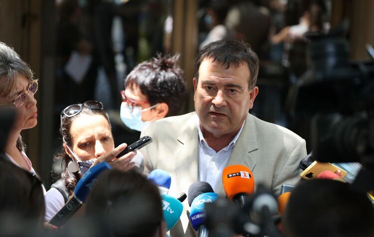 Зам.-министърът на здравеопазването д-р Димитър Петро