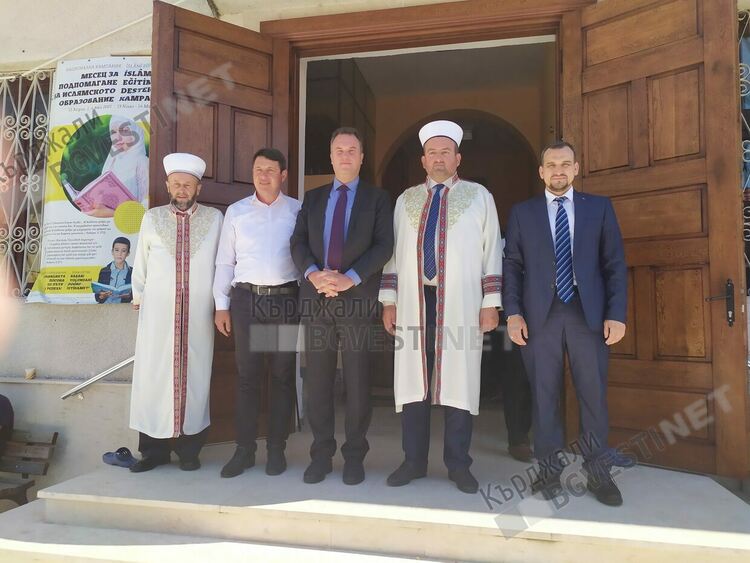 С мевлид и изложба мюфтийството в Кърджали отбеляза 5-та годишнина от опита за преврат в Р Турция