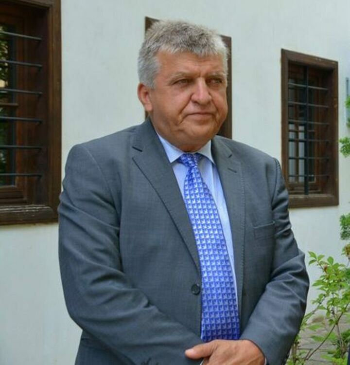 Манол Генов