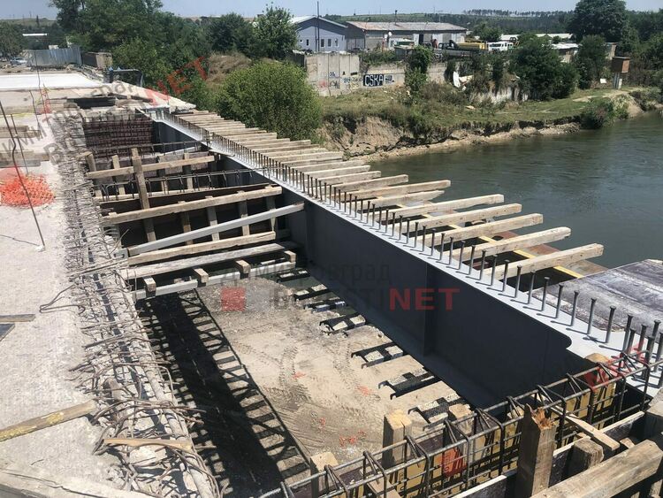 До края на месеца ще тръгне автотрафика по моста над рeка Марица?