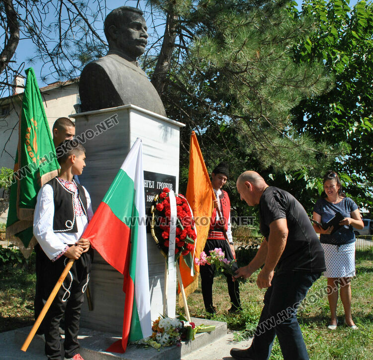 кметът Костадин Атанасов 