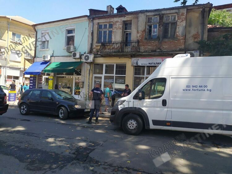 Полицаи спипаха шофьор карал в насрещното по „Републиканска“