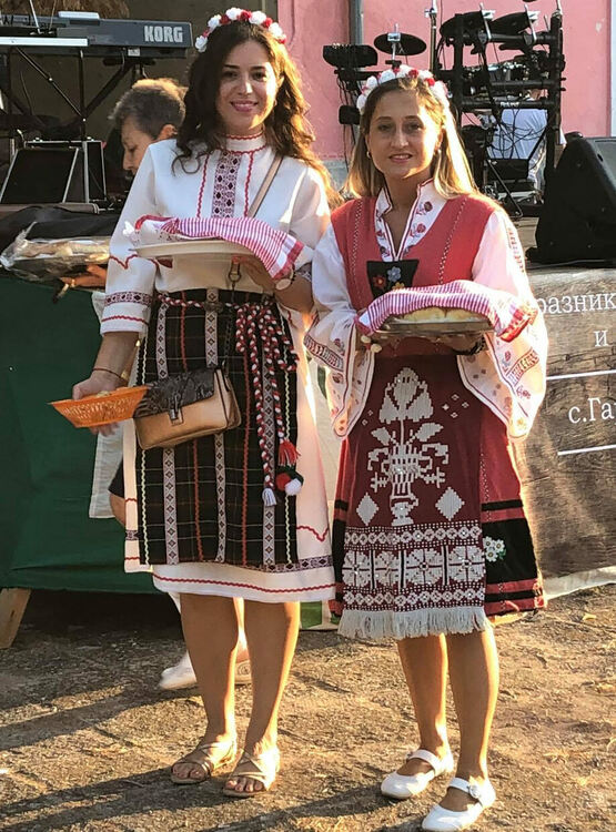 В разгара на жътвата почетоха насъщния на празник в с.Гарваново