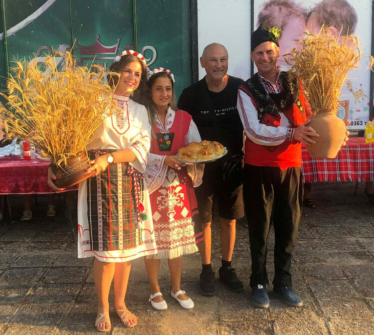 В разгара на жътвата почетоха насъщния на празник в с.Гарваново