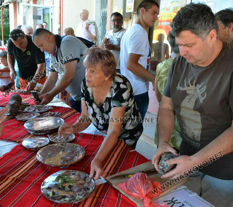Ябълковската пуска събра отново ценители от близо и далеч