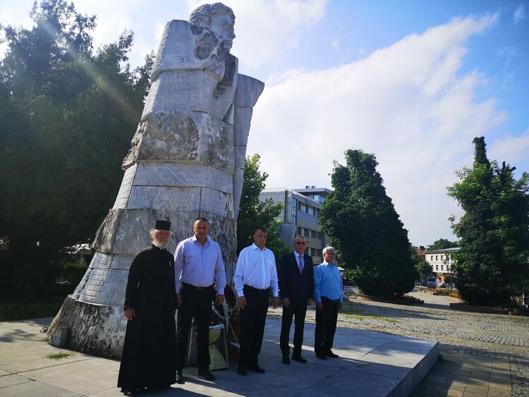 Поклон пред паметта на Апостола на свободата