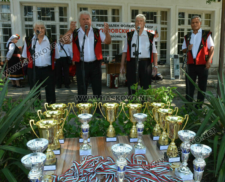 Четвъртият събор &bdquo;Орловски напеви&ldquo; събра фолклорни групи от цялата страна