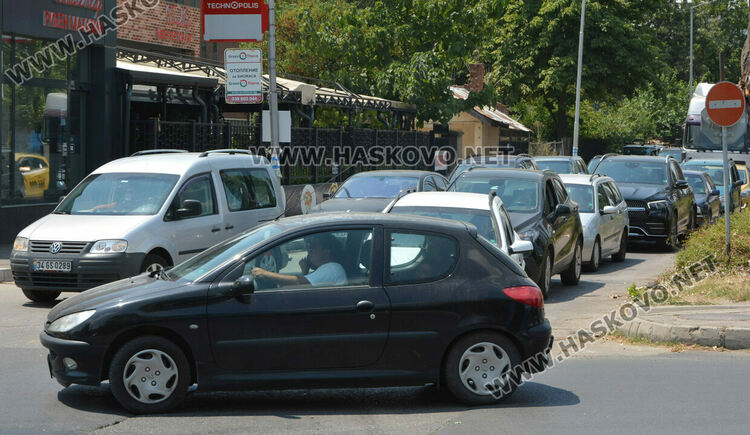  Катастрофа в зверските задръствания в града