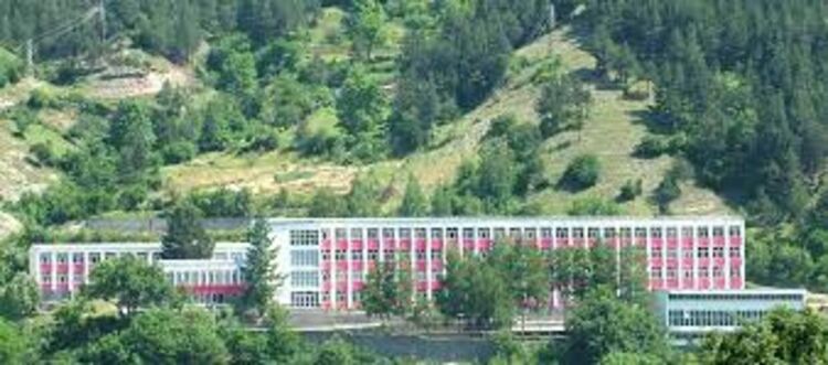 Обраха гимназията в Девин