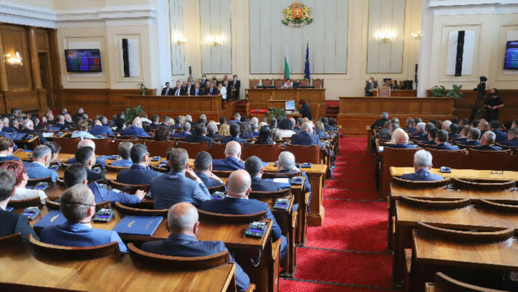 АЕЖ призова депутатите пресконференциите да не се заменят с монолози