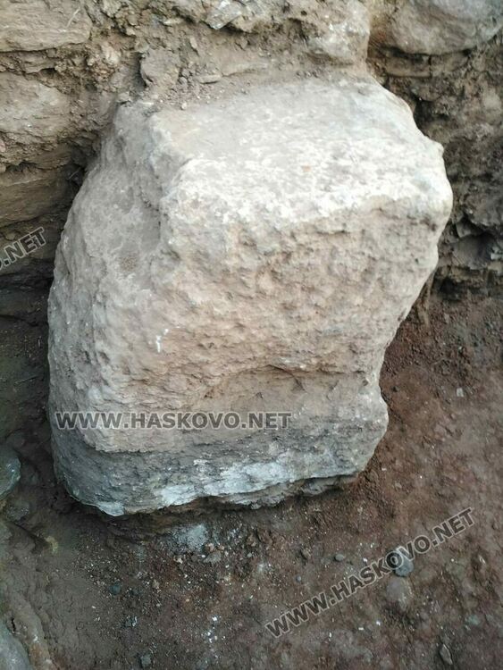 новооткритият мраморен блок