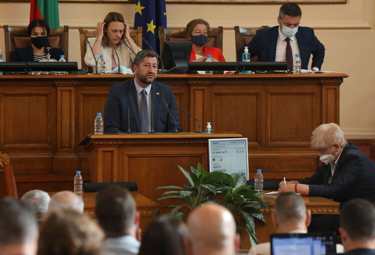 Комисия за „Росенец“ ще има, реши НС след часове спорове