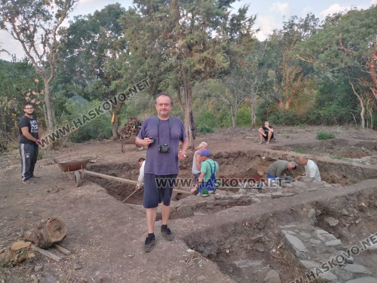 Археологът Ивайло Кънев на Балк дере