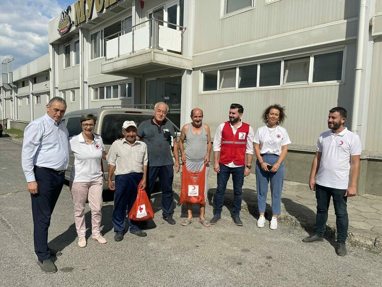 Турският Червен полумесец с дарителска кампания в Кърджалийско