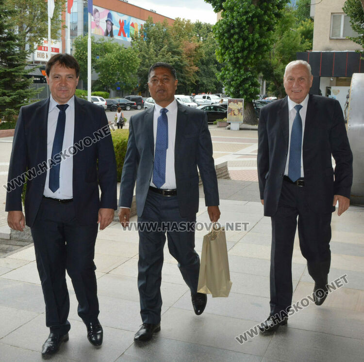 Индийският посланик Санджай Рана: Виждаме ви като портал към Европа