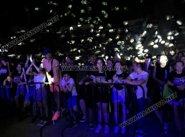 Стенли два пъти на бис в Хасково. Младите рок групи намериха нови фенове