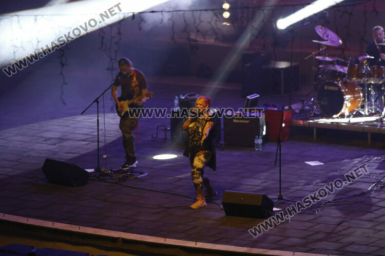 Тома, SEVI, Хангар 42 и Милена във втората вечер на “Хасково рок”