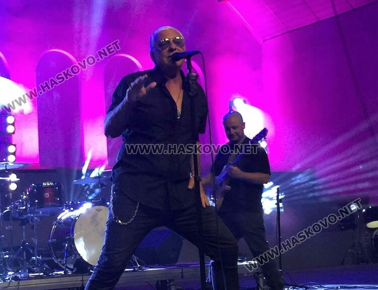 Стенли два пъти на бис в Хасково. Младите рок групи намериха нови фенове