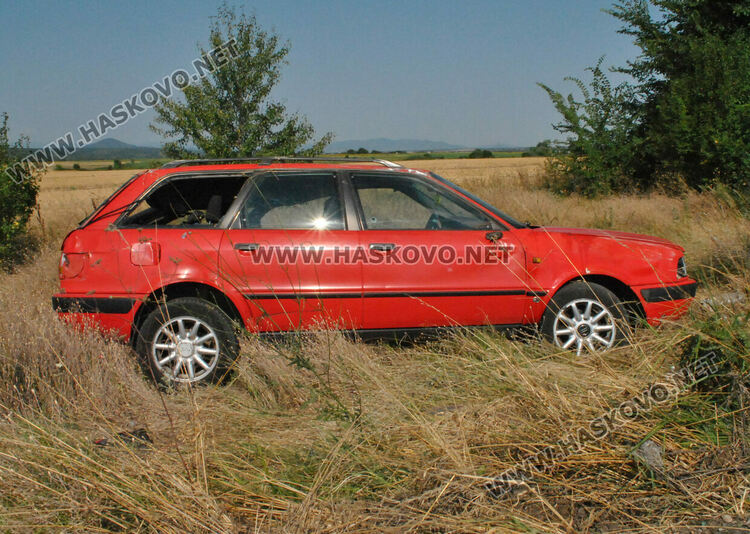 Ауди излетя в нива при катастрофа между Манастир и Книжовник