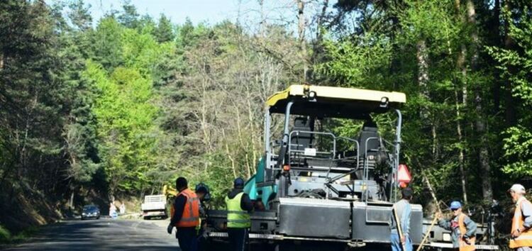 След среща с министър Комитова: Продължават ремонтните дейности по пътя от Ардино за Кърджали