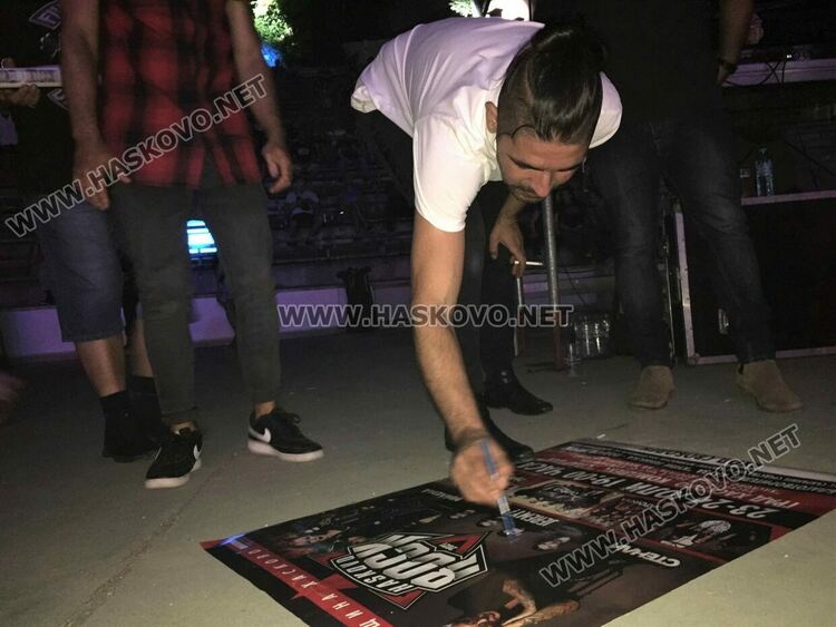 Стенли два пъти на бис в Хасково. Младите рок групи намериха нови фенове