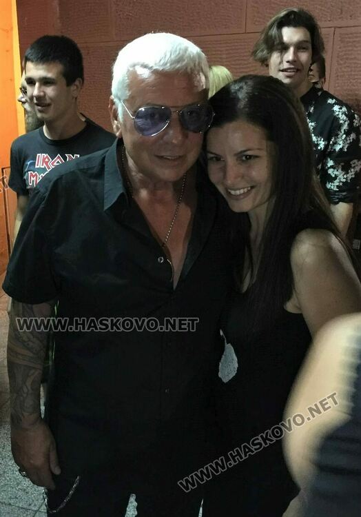 Стенли два пъти на бис в Хасково. Младите рок групи намериха нови фенове