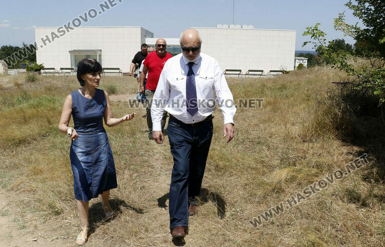 Настояват за реставрация и консервация на оригиналната гробница край Александрово