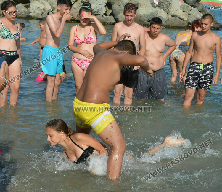 323 деца се включиха в безплатен летен отдих в Китен