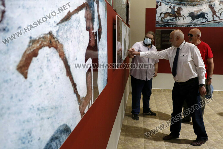 Настояват за реставрация и консервация на оригиналната гробница край Александрово