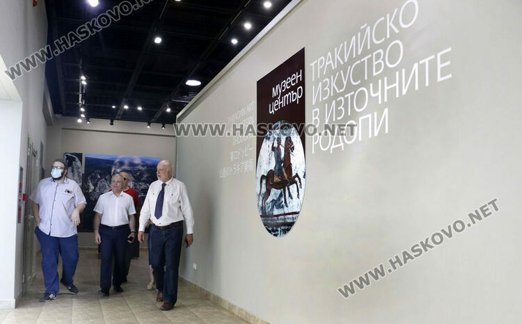 Настояват за реставрация и консервация на оригиналната гробница край Александрово