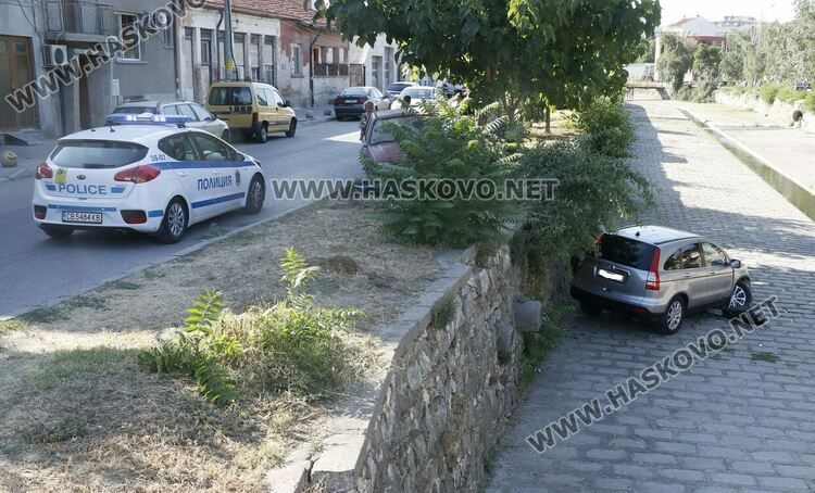 31-годишна с Хонда падна в реката до Градската градина