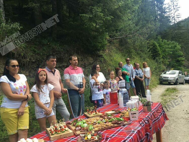 Ненчо Илчев учи деца на фокуси край Соколовци